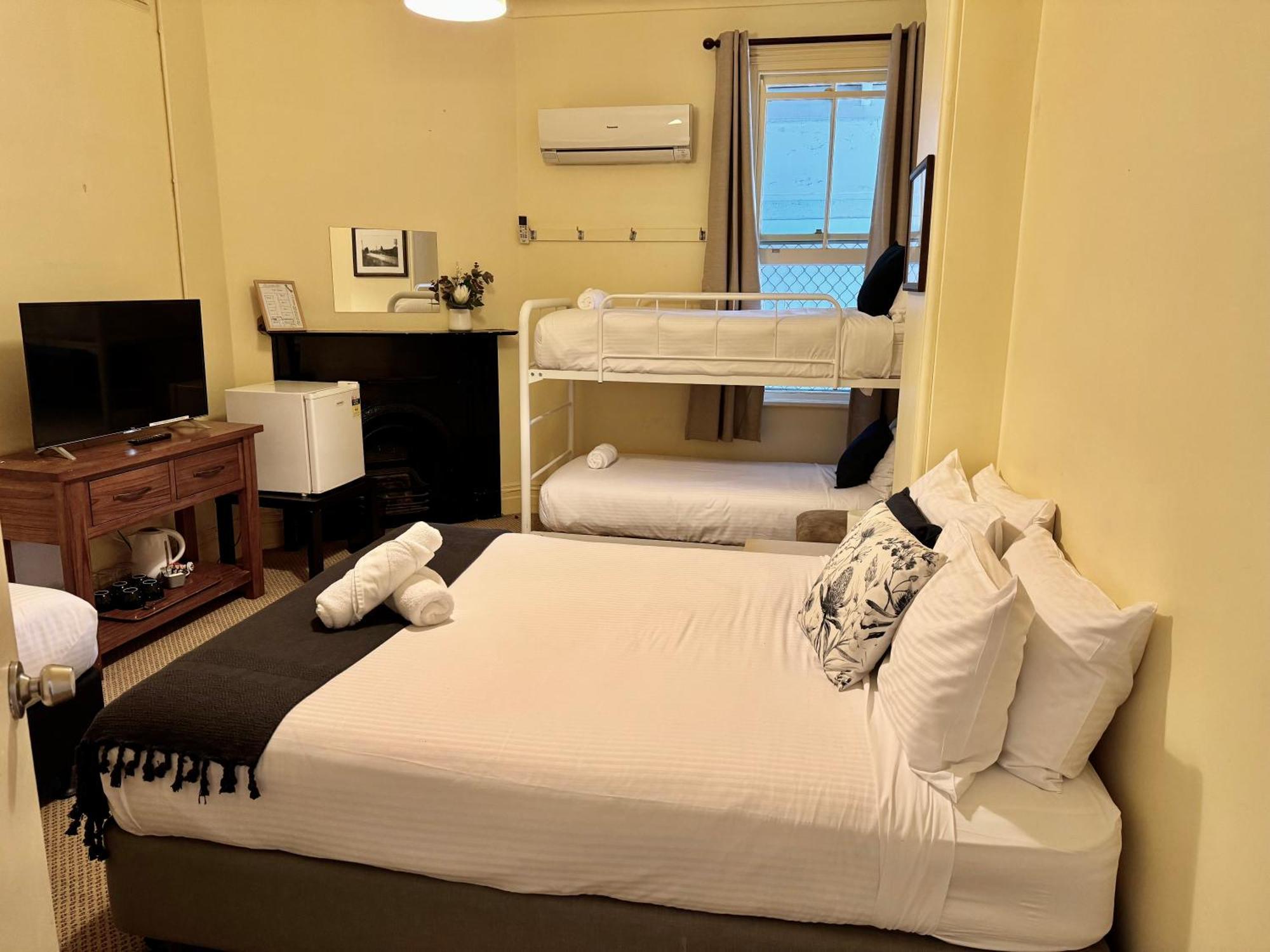 The Commercial Hotel Wallerawang Екстер'єр фото