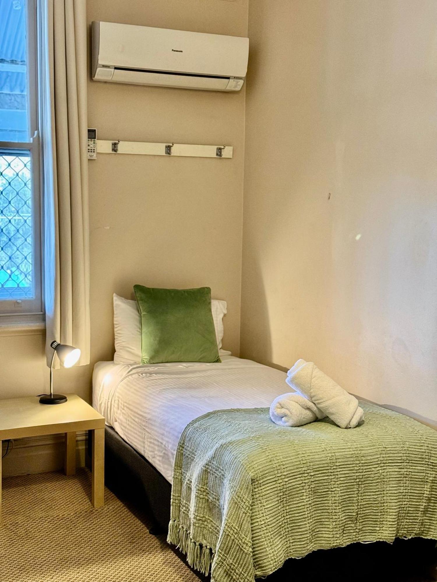 The Commercial Hotel Wallerawang Екстер'єр фото
