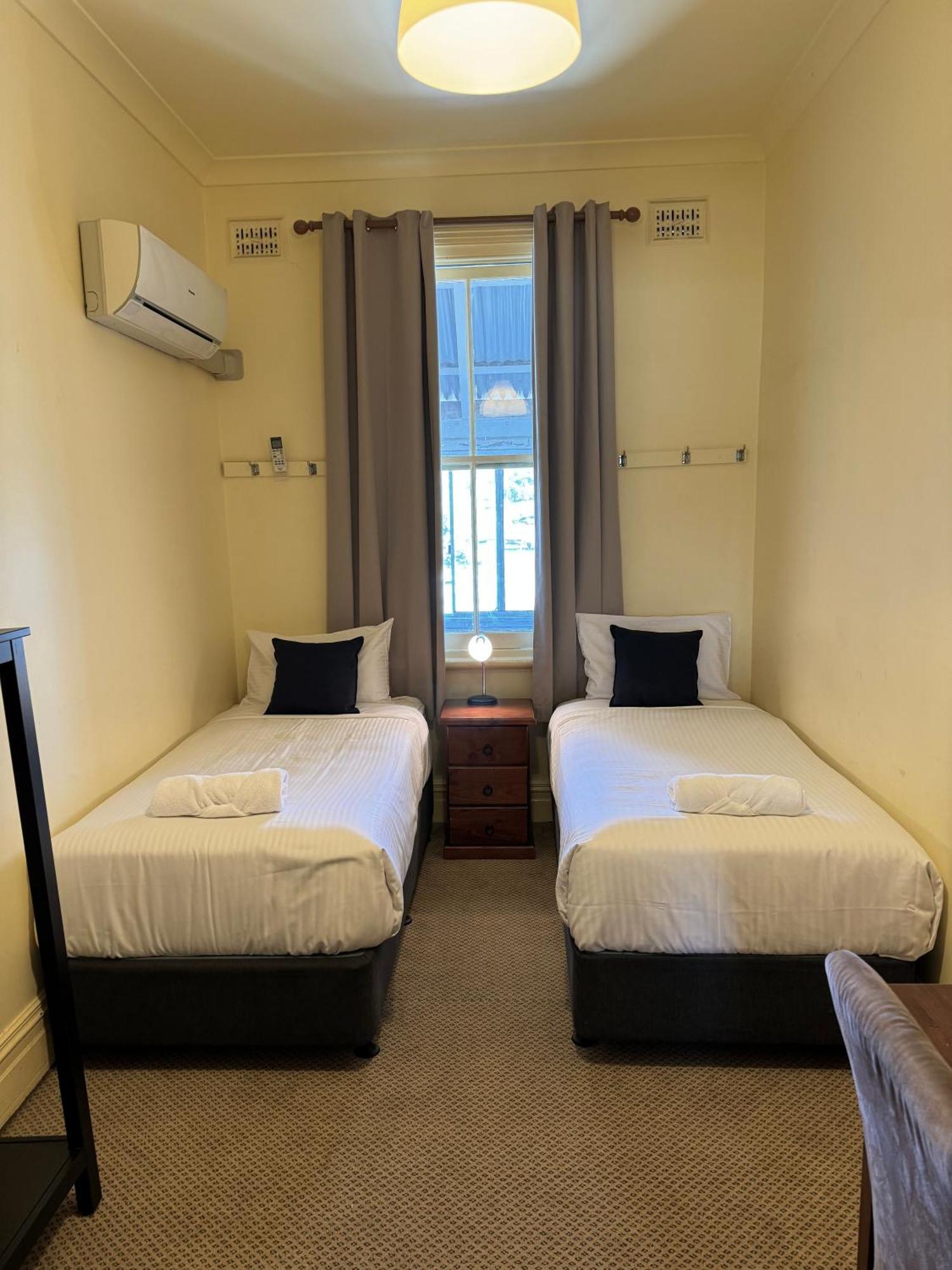 The Commercial Hotel Wallerawang Екстер'єр фото